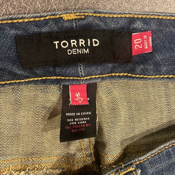 Womens Torrid jeans size 20 - Picture 2 of 8